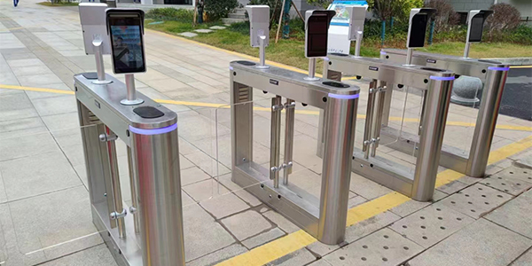 學(xué)校閘機中的人臉識別閘機通道介紹